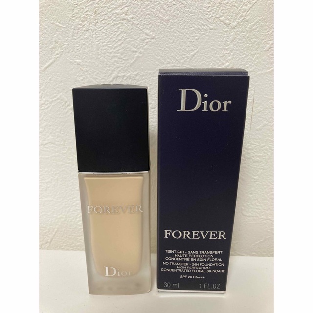 Dior(ディオール)のディオールスキン フォーエヴァー フルイド マット　0W コスメ/美容のベースメイク/化粧品(ファンデーション)の商品写真