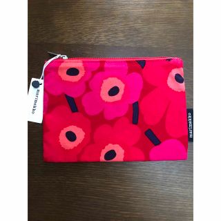 マリメッコ(marimekko)のマリメッコ ウニッコ フラットポーチ レッド(ポーチ)