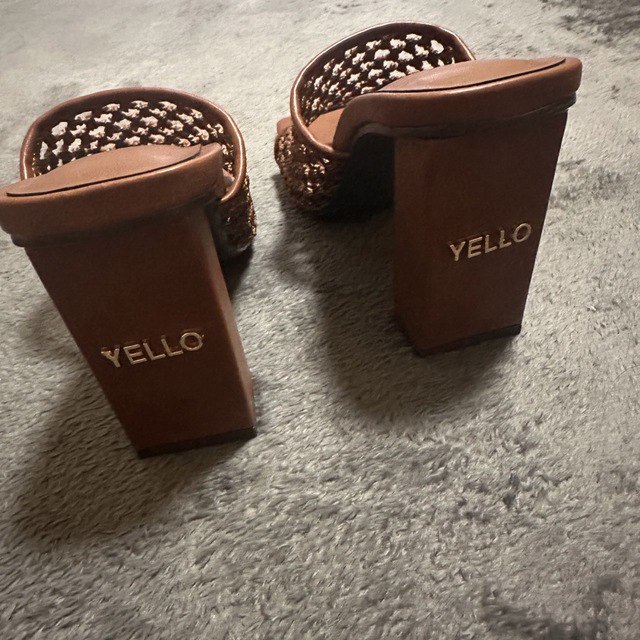 YELLO サンダル レディースの靴/シューズ(サンダル)の商品写真
