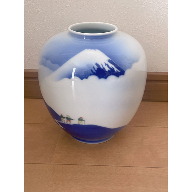 美品 レア物 有田焼花瓶 深川製磁 高級花瓶 富士山と逆さ富士と松花瓶 ...