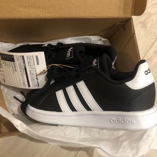 アディダス(adidas)のadidas キッズ　スニーカー　18.0(スニーカー)