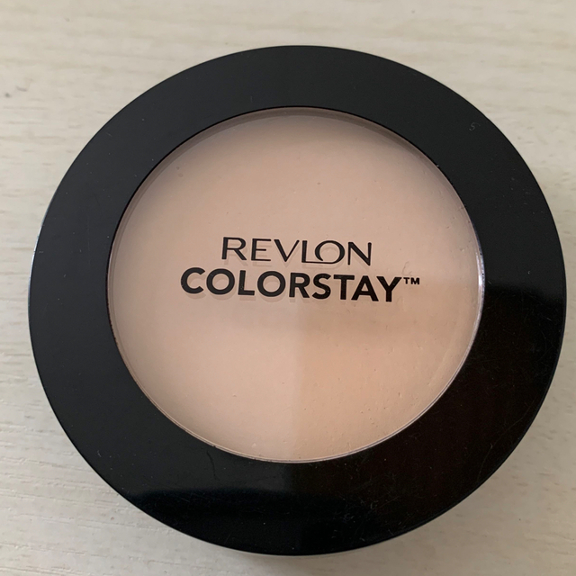 REVLON(レブロン)のレブロン  プレストパウダーN コスメ/美容のベースメイク/化粧品(フェイスパウダー)の商品写真