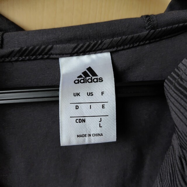 adidas(アディダス)のadidasパーカー Ｌサイズ スポーツ/アウトドアのスポーツ/アウトドア その他(その他)の商品写真