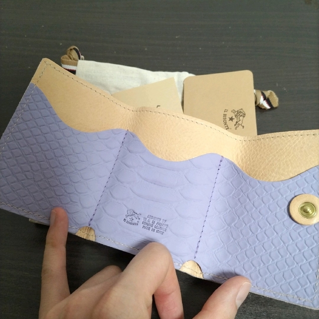 IL BISONTE(イルビゾンテ)の新品 イルビゾンテ 本革 レザー 限定カラー 三つ折り 限定 財布 ラベンダー レディースのファッション小物(財布)の商品写真