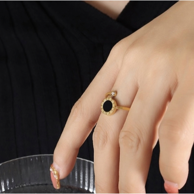 ＊ローマ数字　リング　指輪　ローズゴールド　調整可能　ステンレス　シェル　 レディースのアクセサリー(リング(指輪))の商品写真