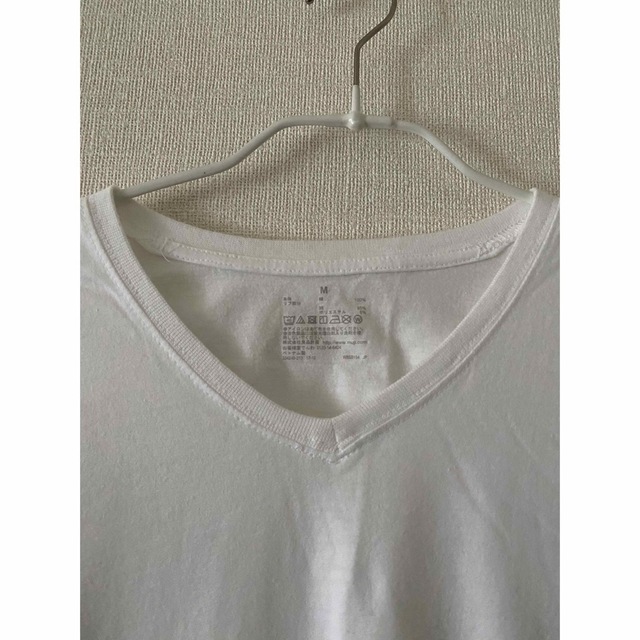 MUJI (無印良品)(ムジルシリョウヒン)の無印良品　VネックTシャツ　白 メンズのトップス(Tシャツ/カットソー(半袖/袖なし))の商品写真