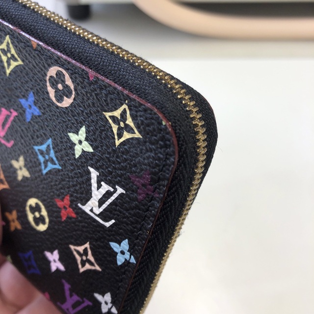 LOUIS VUITTON - 美品 LOUIS VUITTON マルチカラー ジッピーコイン