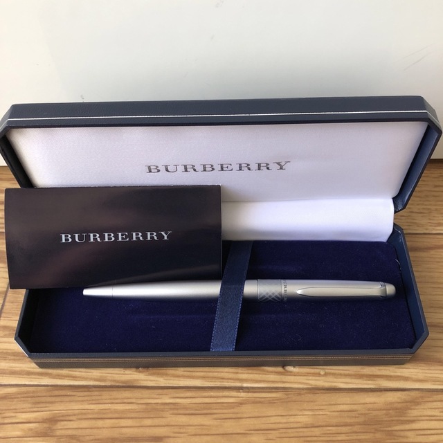 BURBERRY(バーバリー)のバーバリー  ボールペン　新品 インテリア/住まい/日用品の文房具(ペン/マーカー)の商品写真