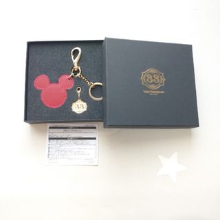 ディズニー(Disney)のお値下げしました！新品未使用★Club33 ミッキーチャーム(キーホルダー)