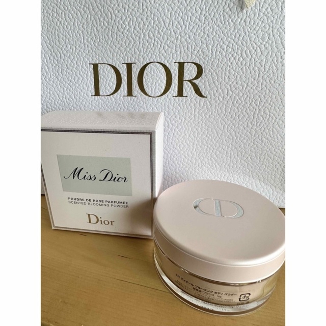 Dior(ディオール)のミス ディオール ブルーミング ボディ パウダー コスメ/美容のボディケア(ボディパウダー)の商品写真