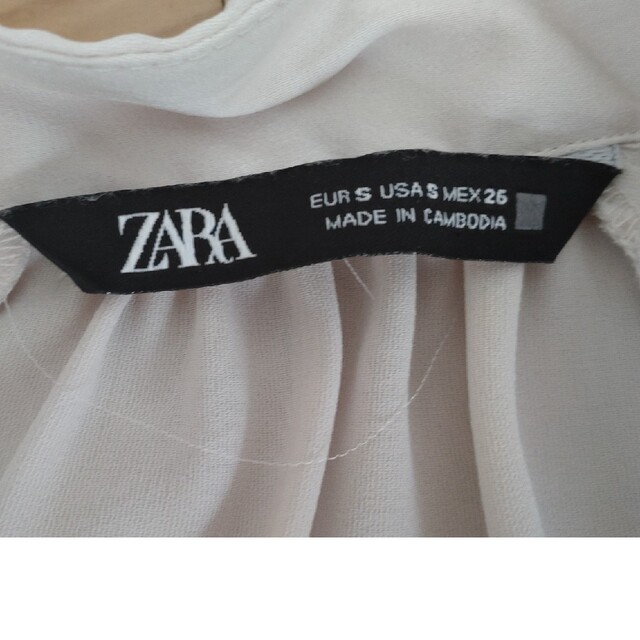 ZARA(ザラ)のZARA夏物ブラウス レディースのトップス(カットソー(半袖/袖なし))の商品写真