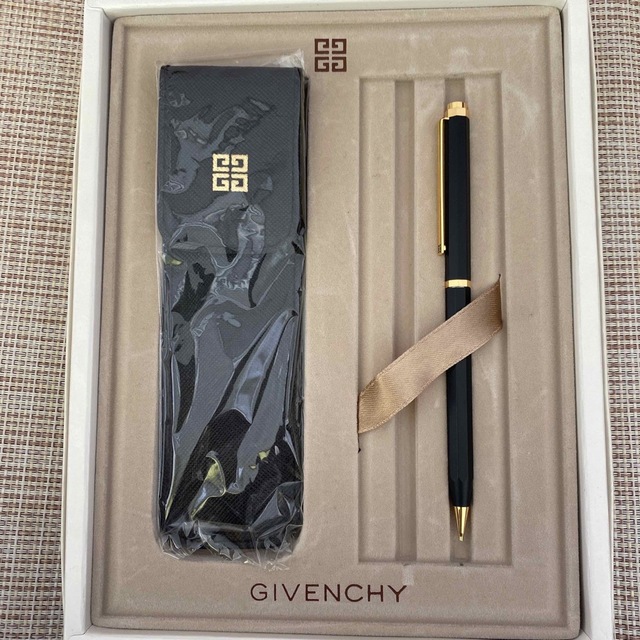 GIVENCHY(ジバンシィ)のジバンシィ❤️ペンケース❤️シャープペン❤️ インテリア/住まい/日用品の文房具(ペン/マーカー)の商品写真