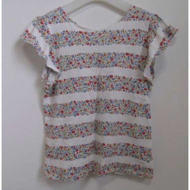 UNIQLO(ユニクロ)のユニクロ×リバティ・Tシャツ・１５０㎝・ガールズ・お子様にも・女の子・美品  レディースのトップス(Tシャツ(半袖/袖なし))の商品写真