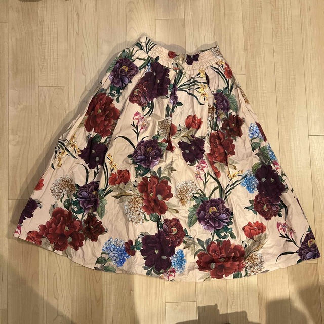 ZARA(ザラ)のZARA ピンク 花柄 ボタニカル ロングスカート スカート レディースのスカート(ひざ丈スカート)の商品写真