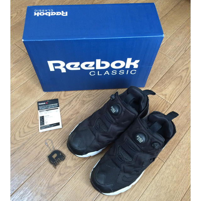 Reebok(リーボック)のreebokポンプヒューリー☆黒リーボック レディースの靴/シューズ(スニーカー)の商品写真