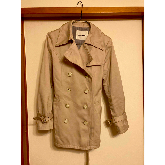 VIVAYOU(ビバユー)のビバユー　トレンチコート スプリングコート　ベージュピンク レディースのジャケット/アウター(スプリングコート)の商品写真