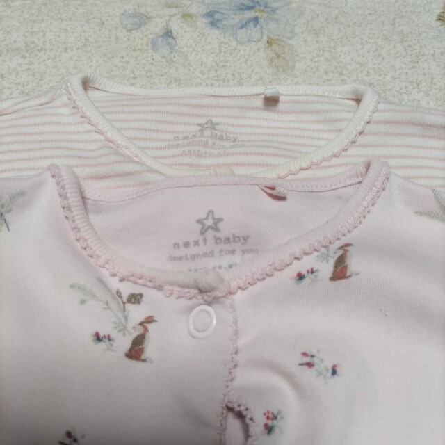 NEXT(ネクスト)のnext baby 足つきロンパース　3-6 month 70cm相当 キッズ/ベビー/マタニティのベビー服(~85cm)(ロンパース)の商品写真