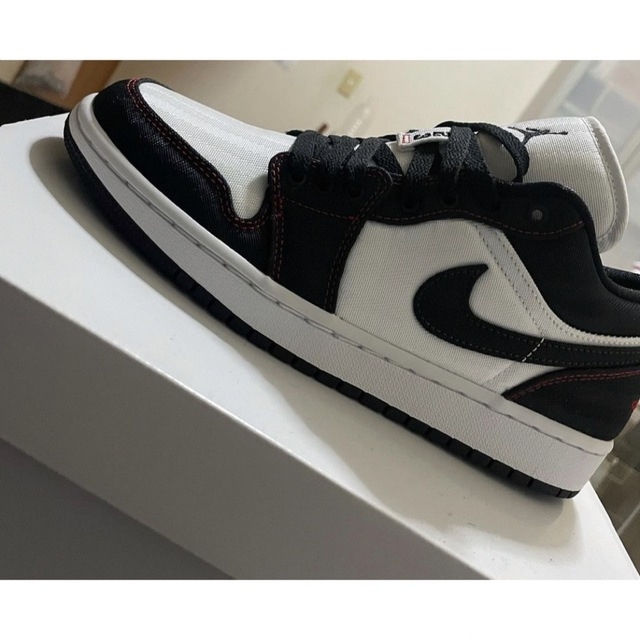 Nike WMNS Air Jordan 1 Low SE UTL 　25 2