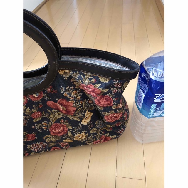 花柄鞄 レディースのバッグ(ハンドバッグ)の商品写真