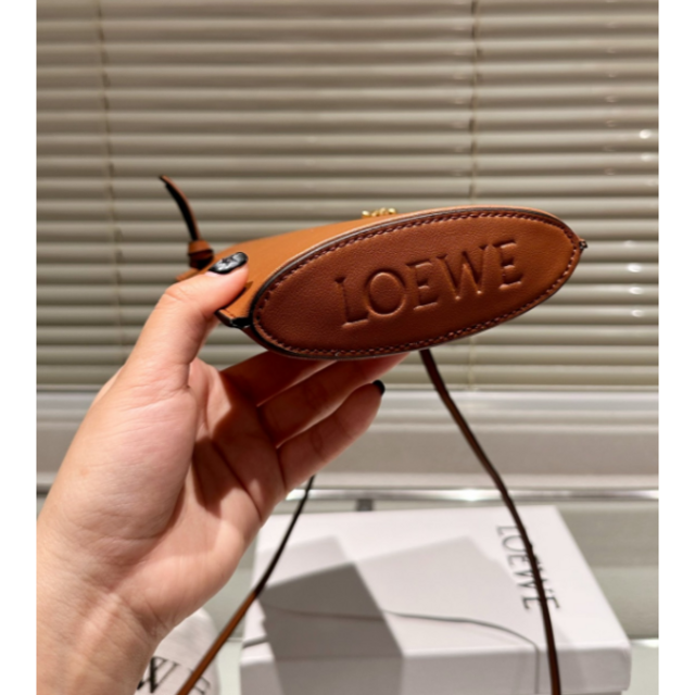 LOEWE - 【LOEWE】新作 ダイスポケット (クラシックカーフ)の通販 by のだ's shop｜ロエベならラクマ