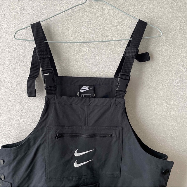 NIKE(ナイキ)のnike swoosh overalls メンズのパンツ(サロペット/オーバーオール)の商品写真