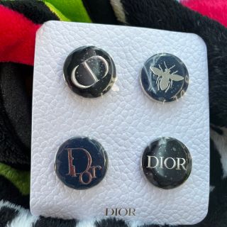 ディオール(Dior)のピンバッジ(バッジ/ピンバッジ)