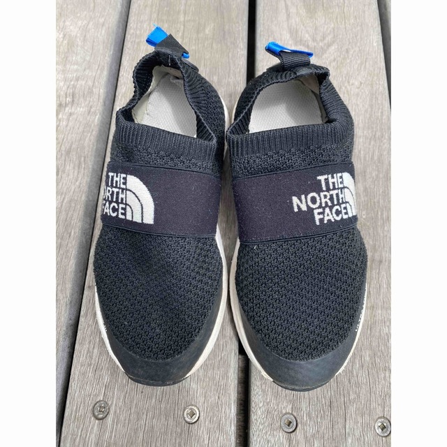 THE NORTH FACE(ザノースフェイス)のノースフェイス　スニーカー　キッズ キッズ/ベビー/マタニティのキッズ靴/シューズ(15cm~)(スニーカー)の商品写真