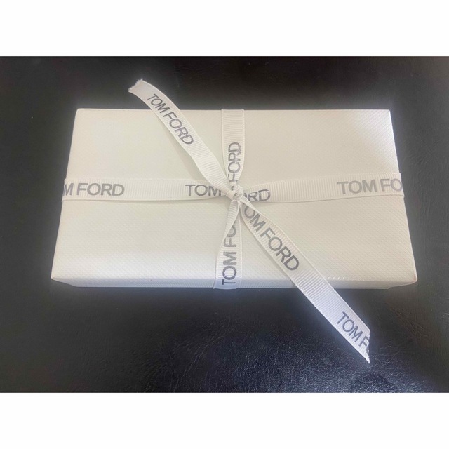 TOM FORD BEAUTY(トムフォードビューティ)の【GW値引】トムフォード　アイ アンドチークパレット 01W ロウ ディザイア コスメ/美容のベースメイク/化粧品(アイシャドウ)の商品写真