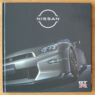 ニッサン(日産)のNISSAN GT-R 2024年モデル写真集のような最新カタログ NISMO(カタログ/マニュアル)