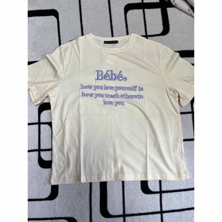 トップス　Tシャツ　黄色　新品(Tシャツ(半袖/袖なし))