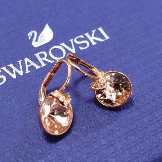 SWAROVSKI - 美品 スワロフスキー Bella V ドロップピアス ローズ