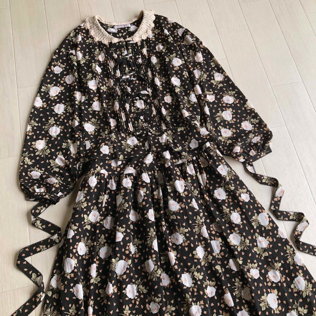 ワンダフルワールド 花柄 ピンタック ピコレース ブラウス スカート