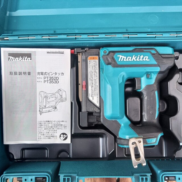 Makita(マキタ)のマキタ　マキタ　18V 充電式 ピンタッカ  PT353D   本体のみ インテリア/住まい/日用品のインテリア/住まい/日用品 その他(その他)の商品写真