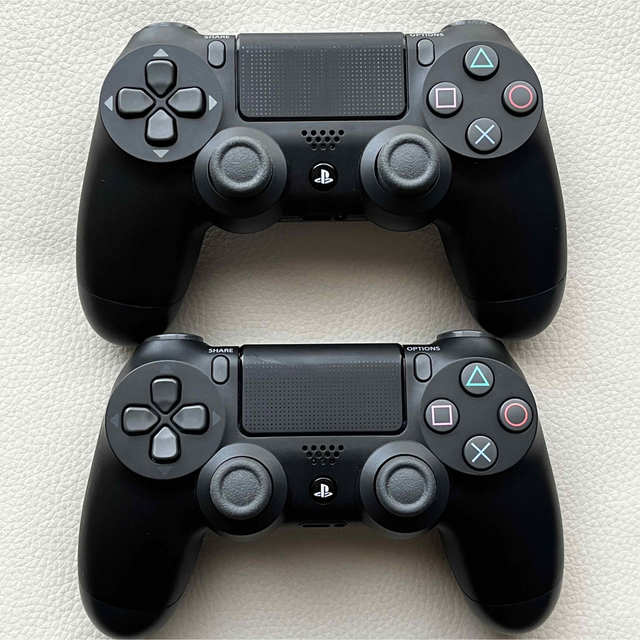 プレステ4 + DUALSHOCK4×2台+充電スタンド付き