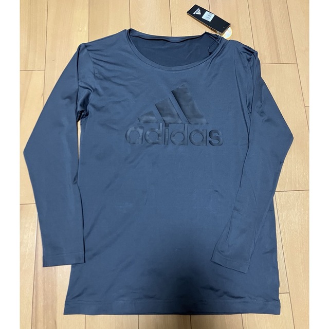 adidas(アディダス)の新品　アディダス　adidasクルーネックロングスリーブシャツ　インナー　ウェア メンズのトップス(Tシャツ/カットソー(七分/長袖))の商品写真