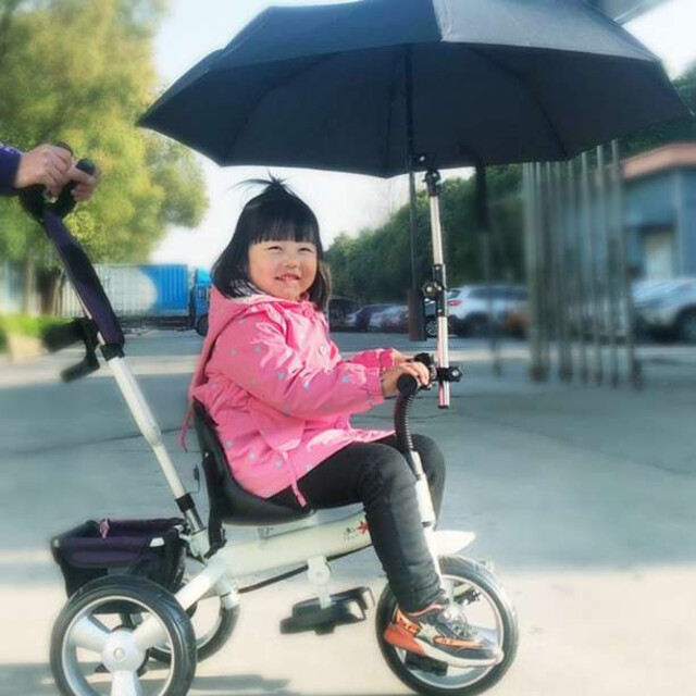 傘スタンド 黒 傘ホルダー ベビーカー 自転車 車いす 日傘 雨 角度調整OK キッズ/ベビー/マタニティの外出/移動用品(その他)の商品写真