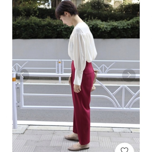 ノーブル  ハイウエスト クロップパンツ　38 レディースのパンツ(クロップドパンツ)の商品写真