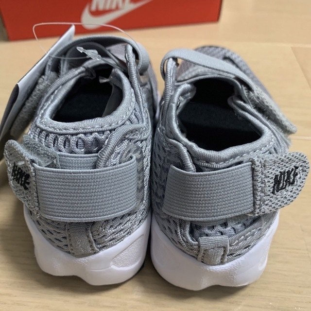 NIKE(ナイキ)のナイキ　NIKE  リフト　RIFT  17.0 キッズ/ベビー/マタニティのキッズ靴/シューズ(15cm~)(サンダル)の商品写真