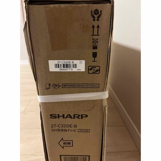 SHARP(シャープ)の新品 未開封 SHARP AQUOS 液晶テレビ 2T-C32DE-B スマホ/家電/カメラのテレビ/映像機器(テレビ)の商品写真