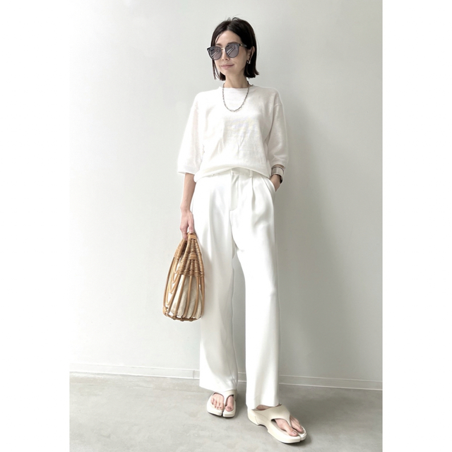 L'Appartement DEUXIEME CLASSE(アパルトモンドゥーズィエムクラス)のL'Appartement  Tuck Wide Pants(WHITE)38 レディースのパンツ(カジュアルパンツ)の商品写真