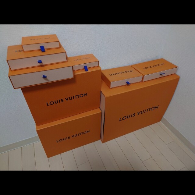 LOUIS VUITTON(ルイヴィトン)のルイ・ヴィトン空箱 インテリア/住まい/日用品のインテリア小物(置物)の商品写真
