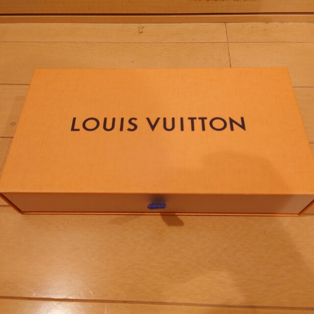 LOUIS VUITTON(ルイヴィトン)のルイ・ヴィトン空箱 インテリア/住まい/日用品のインテリア小物(置物)の商品写真