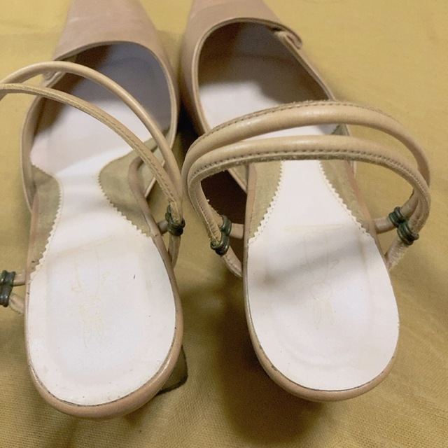 うさぎや　気持ちいい靴　パンプス　ベージュ　ストラップ　23.5cm 吉祥寺 レディースの靴/シューズ(ハイヒール/パンプス)の商品写真