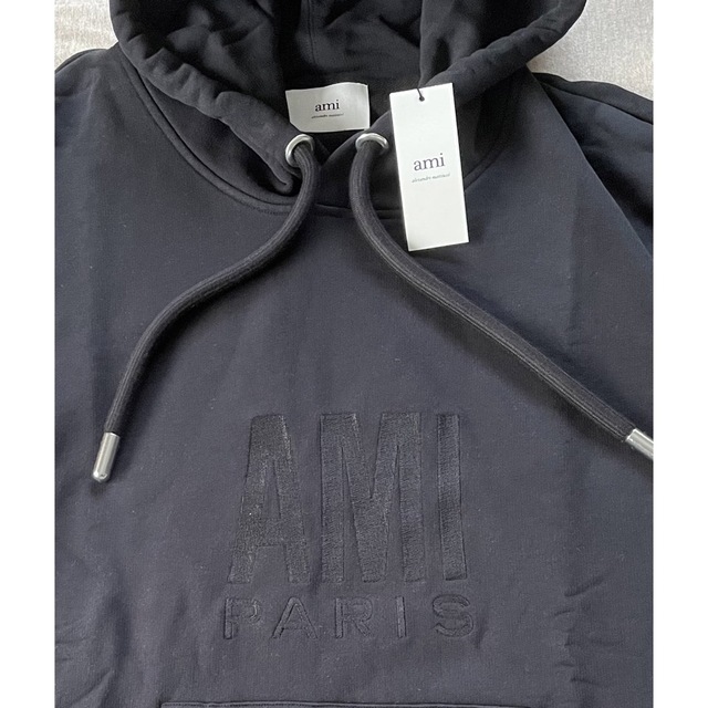 人気絶頂 黒L新品 AMI sizeL Paris 黒L新品 アミ Paris グラフィック