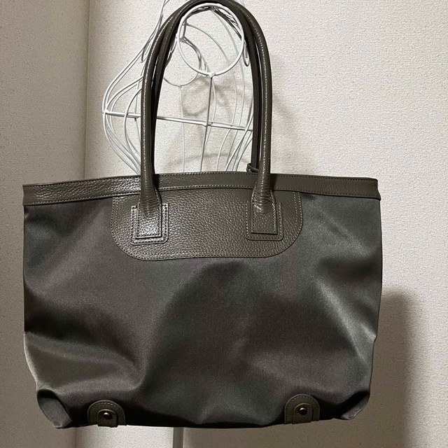 TOFF＆LOADSTONE(トフアンドロードストーン)のトフアンドロードスーン　カーキグレージュ　極美品 レディースのバッグ(トートバッグ)の商品写真