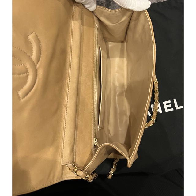 CHANEL(シャネル)の【即配送】CHANEL マトラッセ ショルダーバッグ ターンロック ベージュ レディースのバッグ(ショルダーバッグ)の商品写真