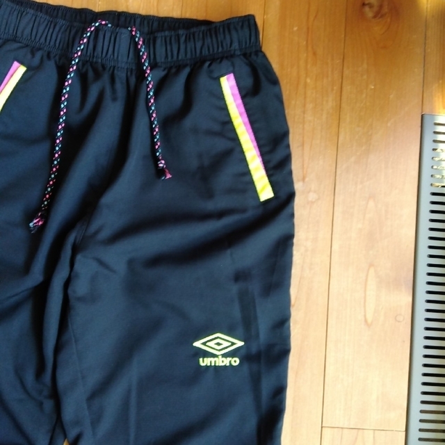 UMBRO(アンブロ)のUmbro　膝丈ジャージ　Ｍ レディースのパンツ(ハーフパンツ)の商品写真