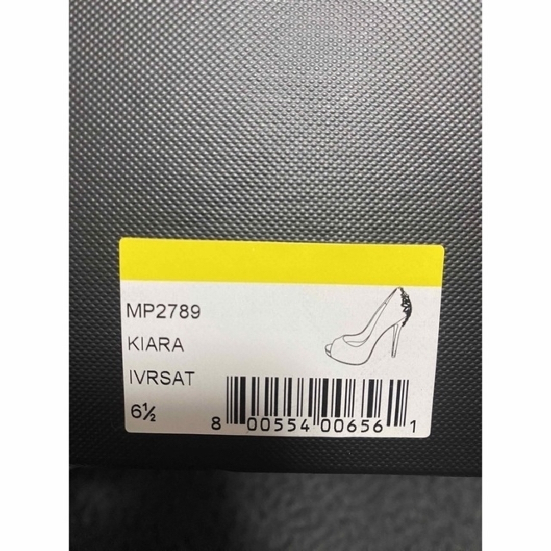 【値下げ】バッジェリーミシュカ　23.5センチ　パンプス　ブライダルシューズ レディースの靴/シューズ(ハイヒール/パンプス)の商品写真