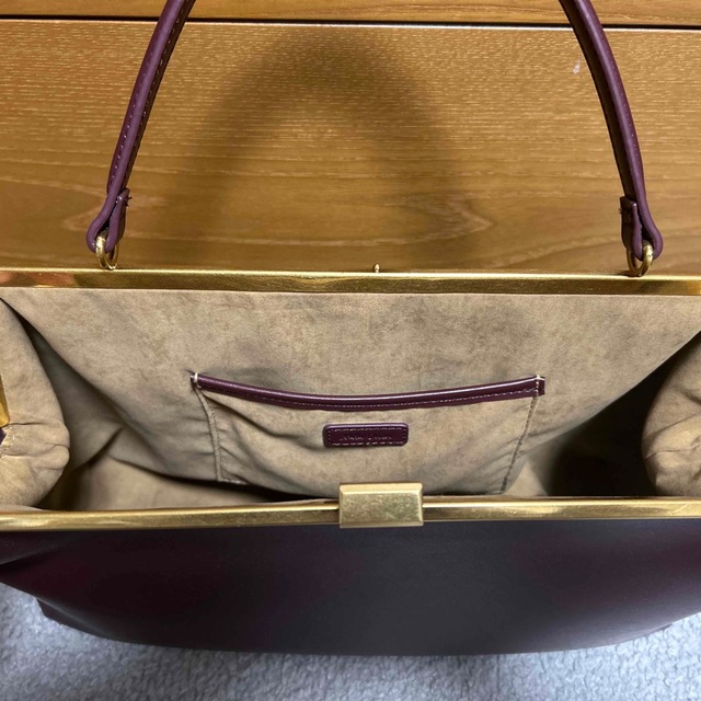 Mila Owen(ミラオーウェン)のミラオーウェン　milaowen クラスプバッグ レディースのバッグ(ハンドバッグ)の商品写真