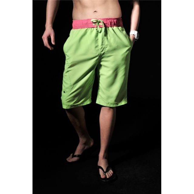 新品 メンズ 水着 サーフパンツ （Mサイズ）グリーン 海水パンツ トランクス メンズの水着/浴衣(水着)の商品写真